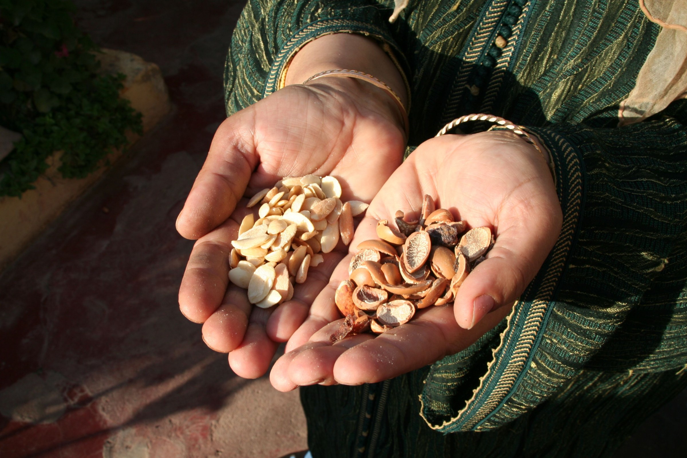 Women’s slow travel day in the High Atlas, with yoga, meditation, village landscapes and peaceful mountain retreat atmosphere.